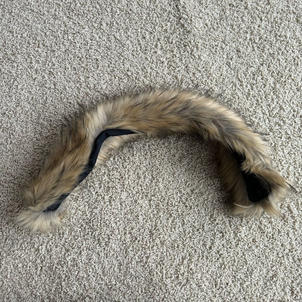 Faux Fur Removable Detached for Ski Suits and Jackets Hood New Conditon